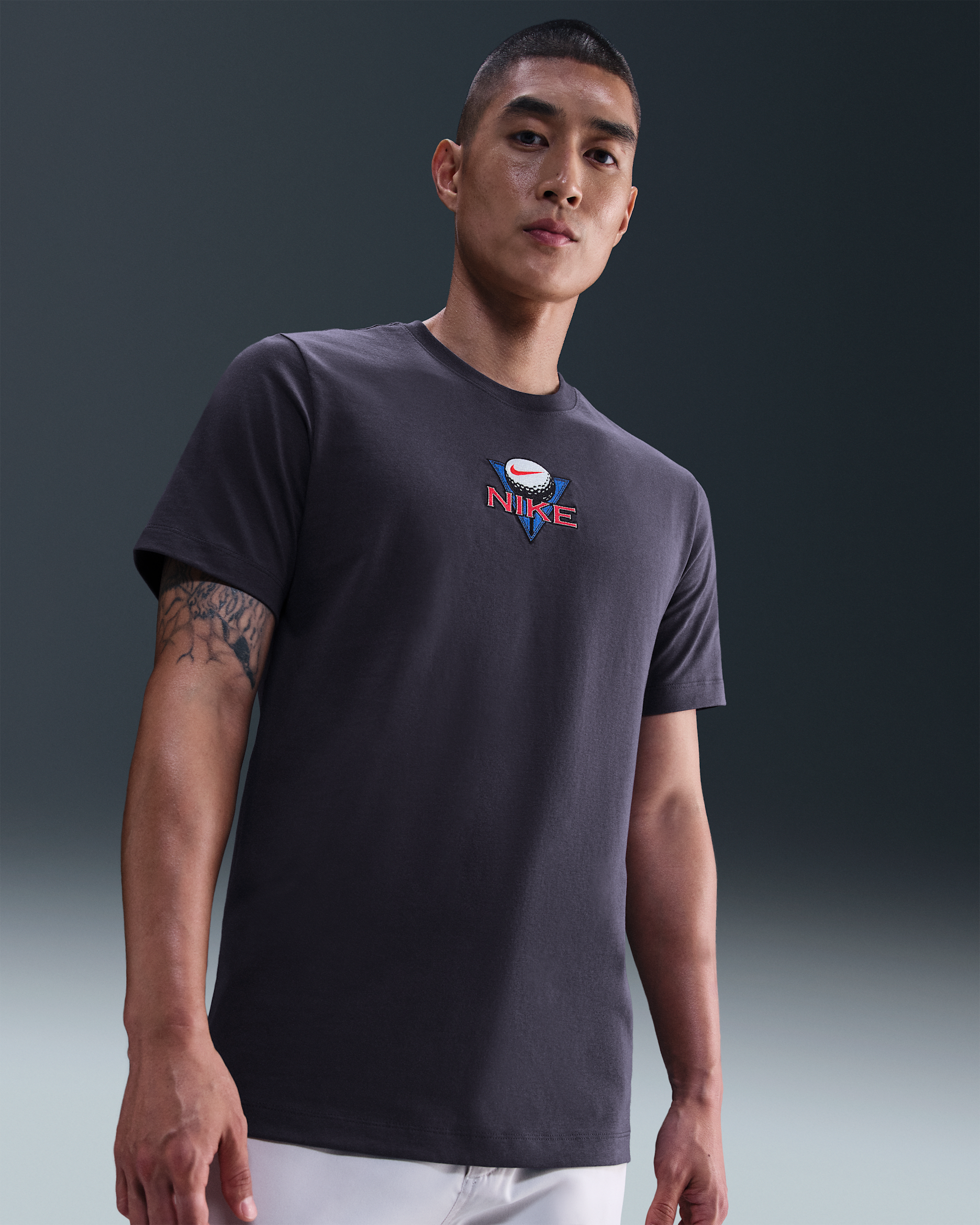 19300　ナイキゴルフ　メンズ　半袖シャツ　濃紺　サイズＭ 19300ナイキゴルフメンズ半袖シャツ濃紺サイズM